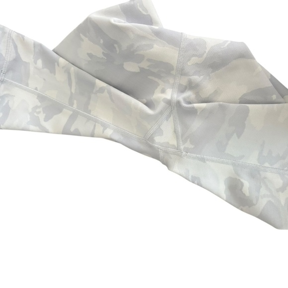 Lululemon Wunder Under Short 10"‎ *Ribbed Camo Jacquard Alpine White Starlight - Picture 13 of 16